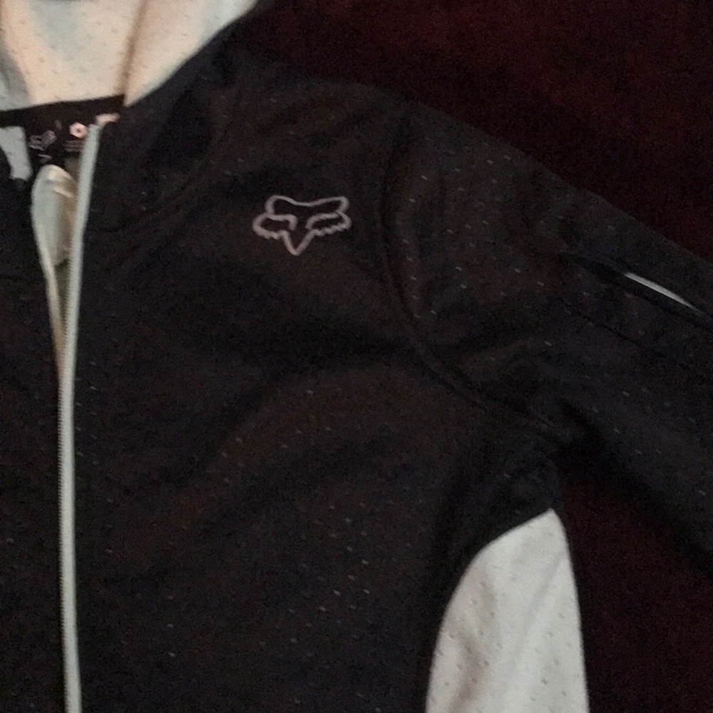 Nice lightweight jacket - Picture 2 of 5